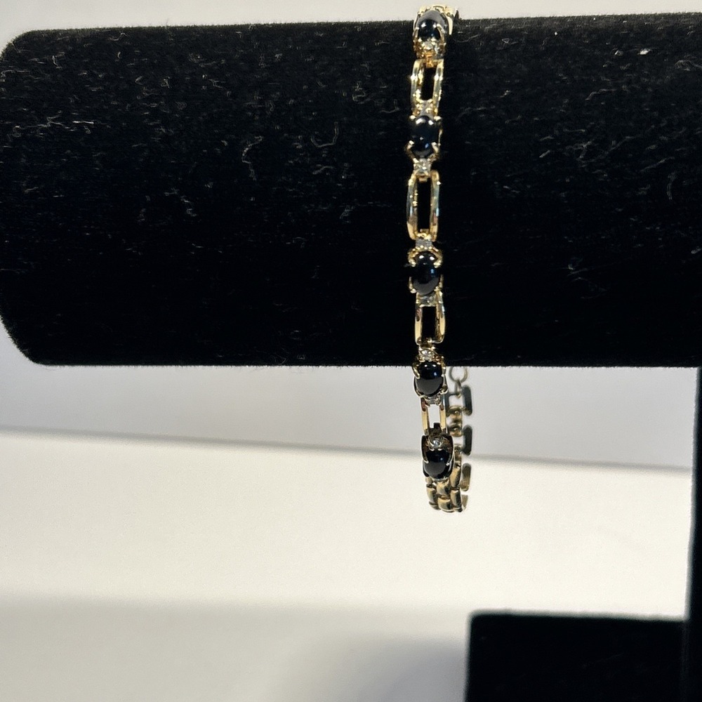 vintage black onyx Bracelet Gold Tone